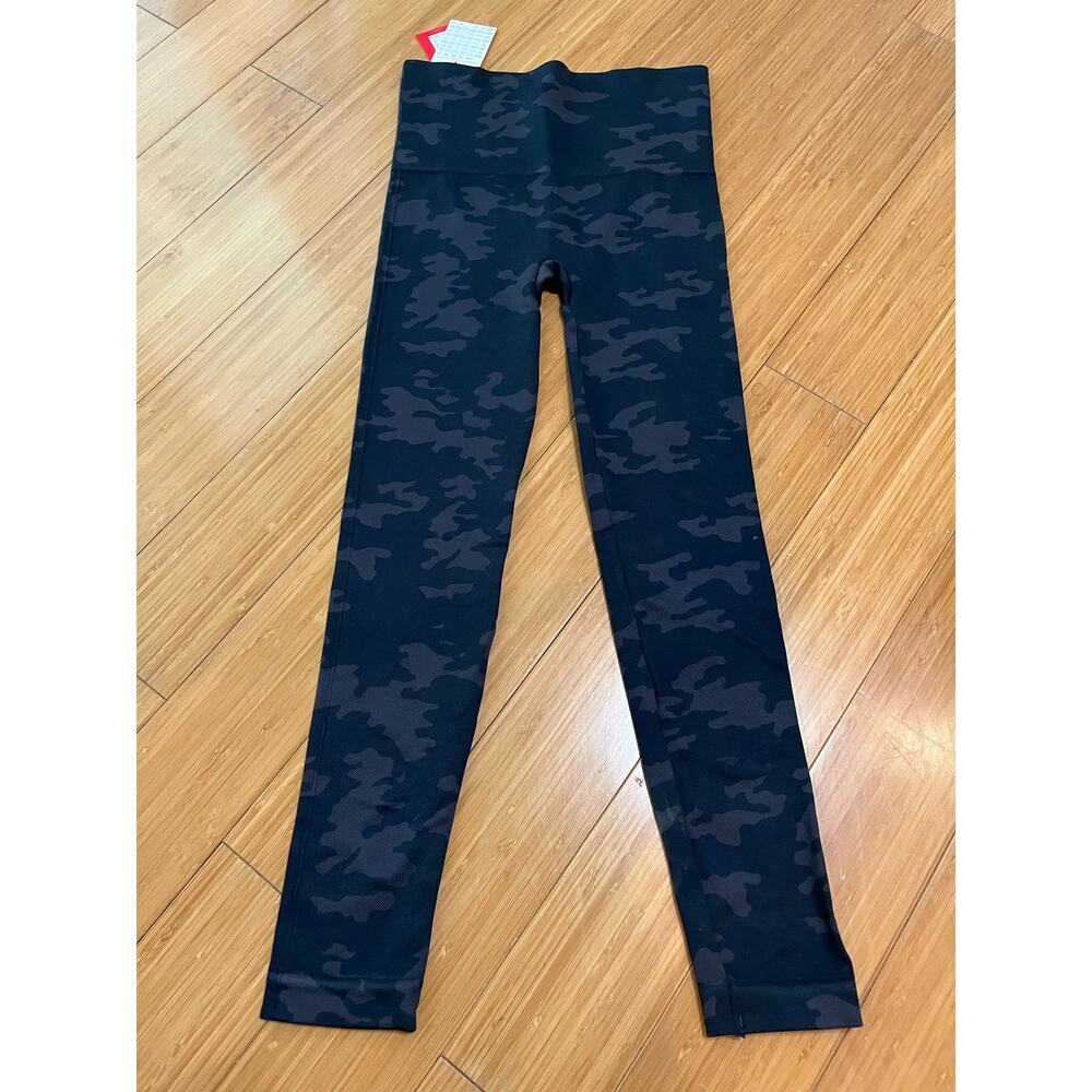High-Waisted Black Camo Leggings